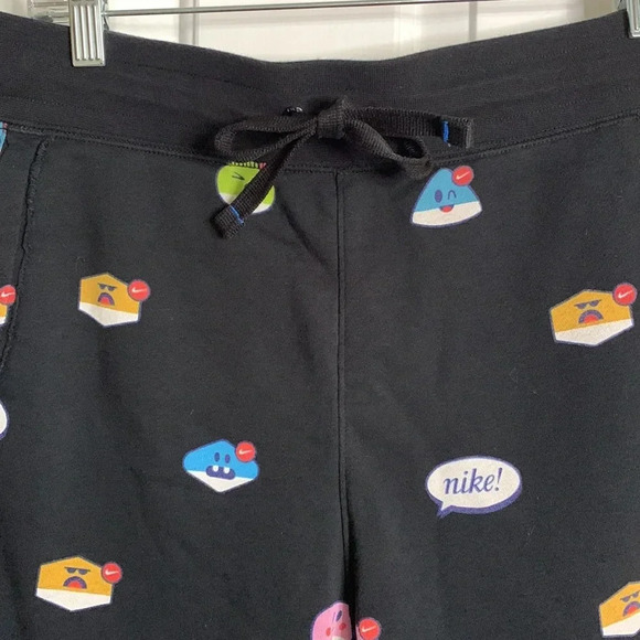 Like new men’s NIKE black printed pullon shorts size medium - Picture 2 of 7